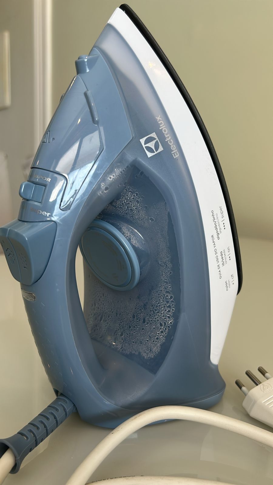 Ferro De Passar A Vapor Antiaderente Electrolux 1500w 220v Azul
